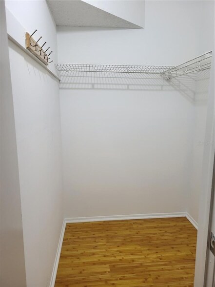 Building Photo - 4775 Cove Cir