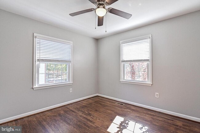 Building Photo - 7046 Leestone St