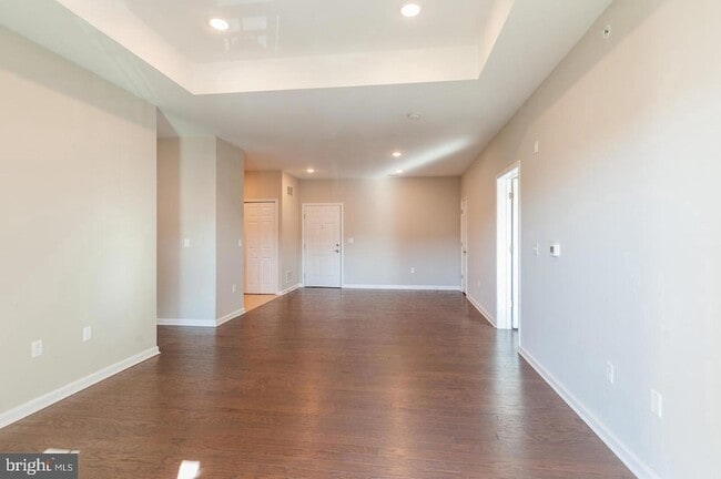 Building Photo - 944 Halifax Pl