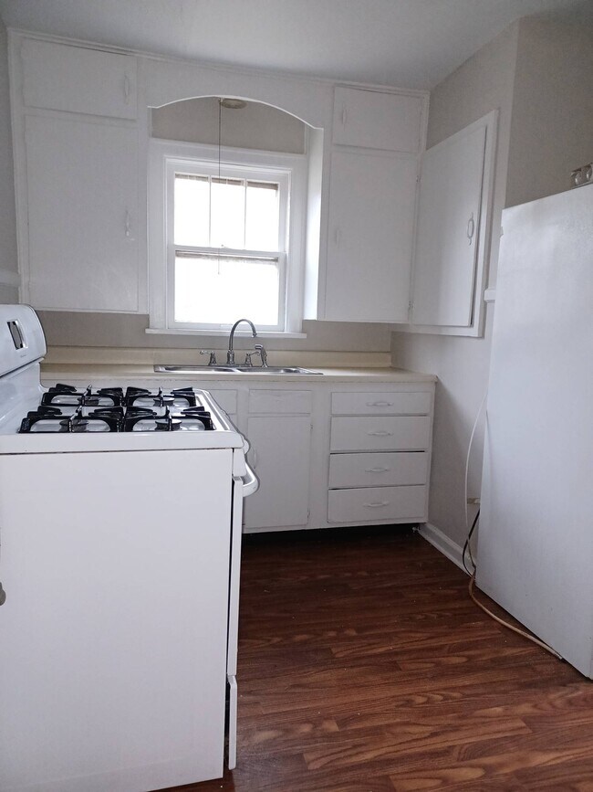 Building Photo - 3038 E Lynn St