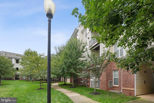 Building Photo - 21216 McFadden Square