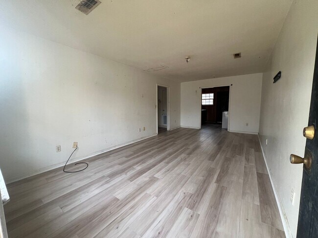 Building Photo - 414 30th Pl