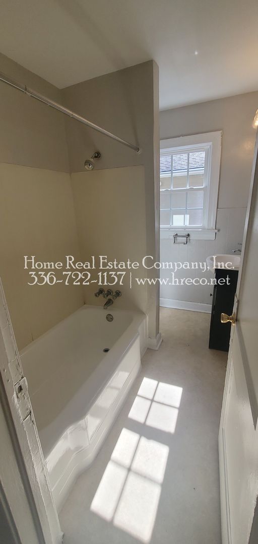 Building Photo - 4013 Indiana Ave