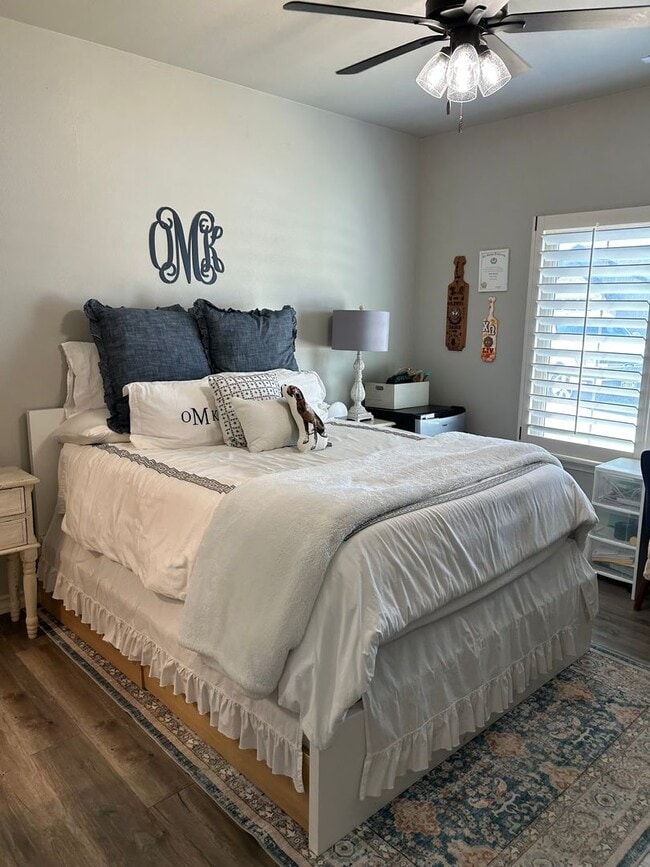 Building Photo - 1104 N Granby Ave