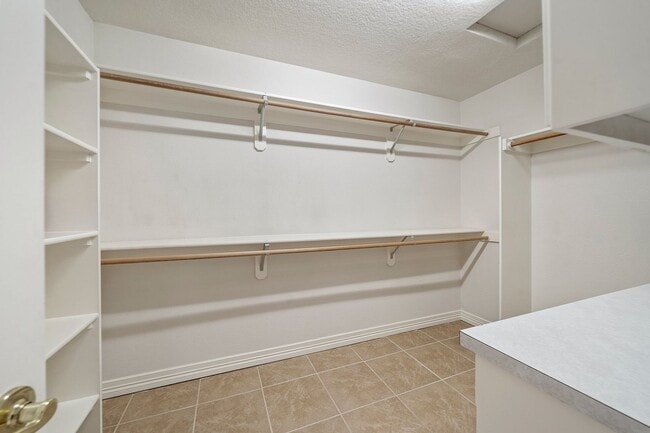Building Photo - 2284 NW Wheatfield Way