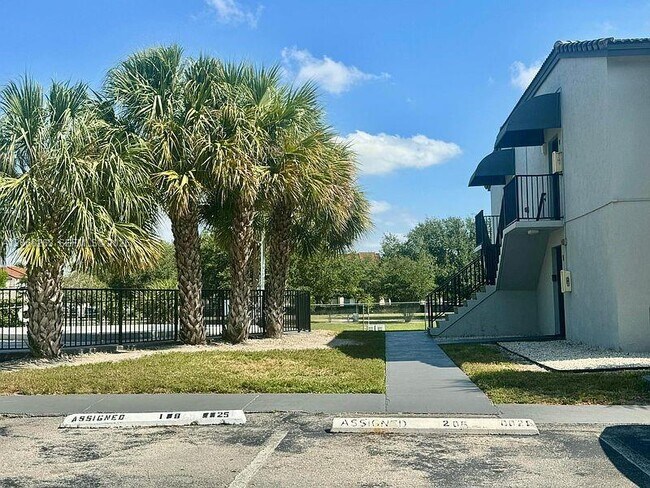Building Photo - 7195 NW 179th St