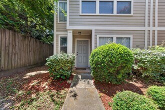 Building Photo - 1317 Paige St