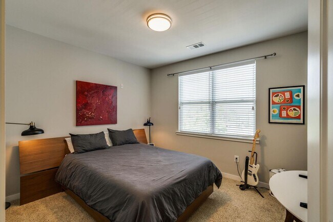 Building Photo - Chic East Nashville Two Bedroom Loft