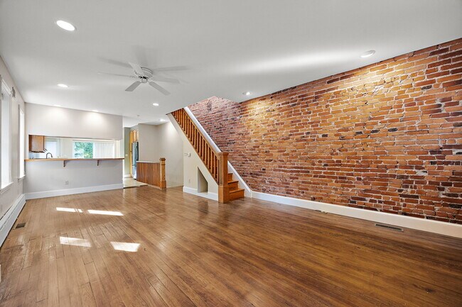 Building Photo - 1516 N Clayton St