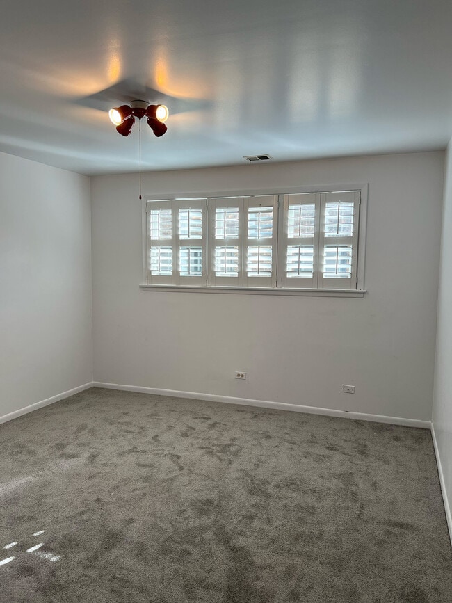 Building Photo - 838 Michigan Ave