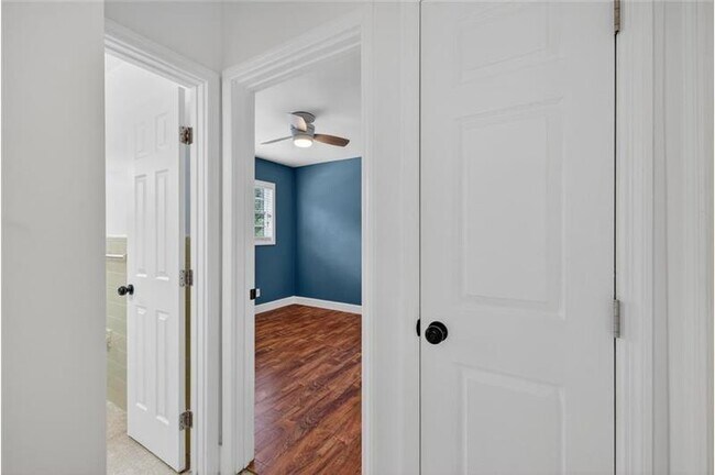 Building Photo - 3131 SW 20th Ct