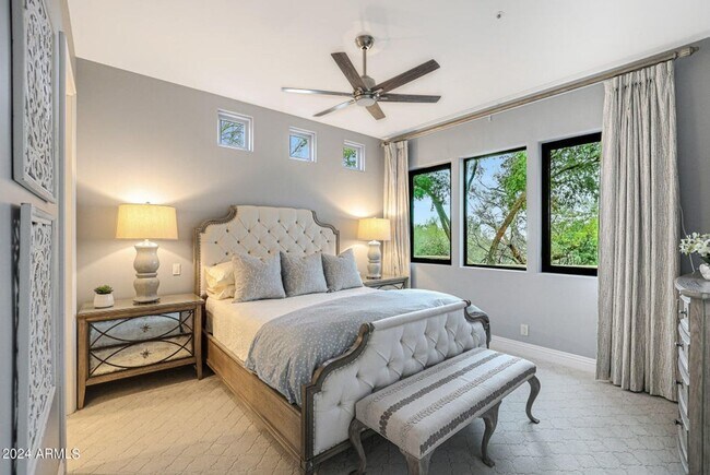 Building Photo - Beautiful custom home with backyard Oasis!