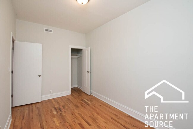 Building Photo - 1255 N Harding Ave