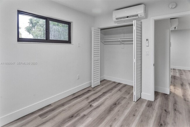 Building Photo - 4037 SW 65th Ave