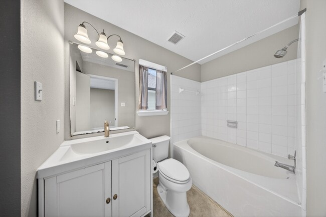 Building Photo - 7243 River Pines Dr