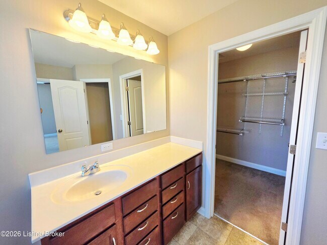 Building Photo - 16300 Brookfield View Ct