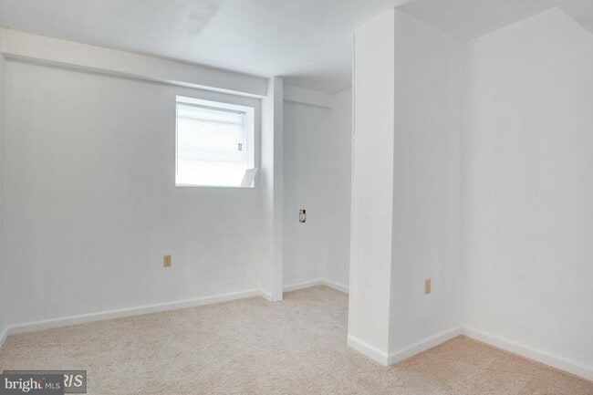 Building Photo - 591 Evergreen Ct