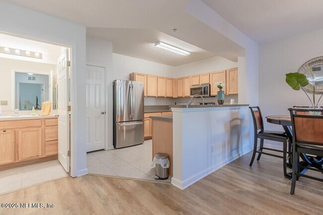 Building Photo - 575 Oakleaf Plantation Pkwy