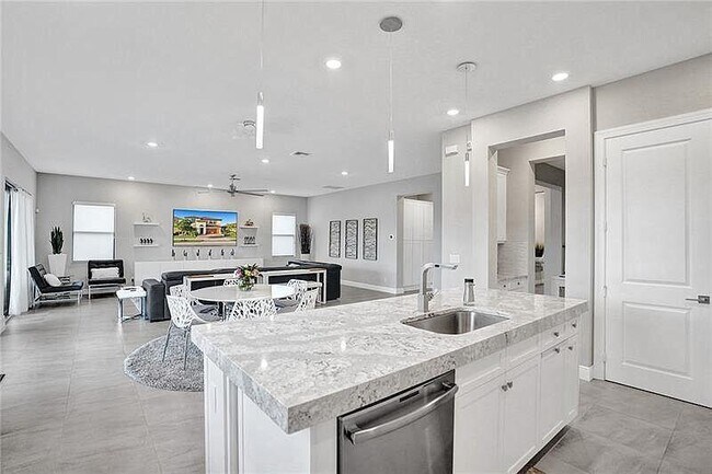 Building Photo - 11720 Waterway Cir
