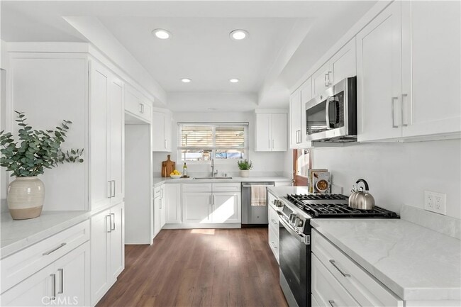 Building Photo - 7425 Garden Grove Ave