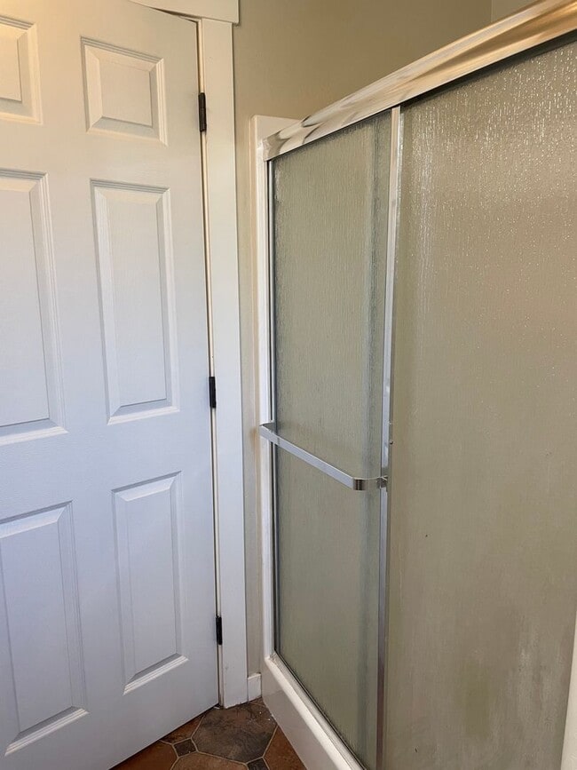 Building Photo - Cozy 1 Bed 1 Bathroom-Located in Friendly ...