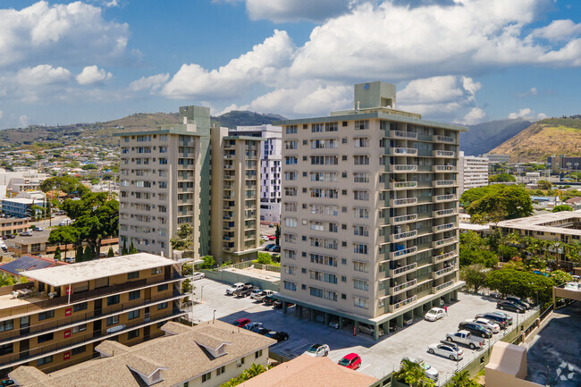 Building Photo - Hono Hale Towers