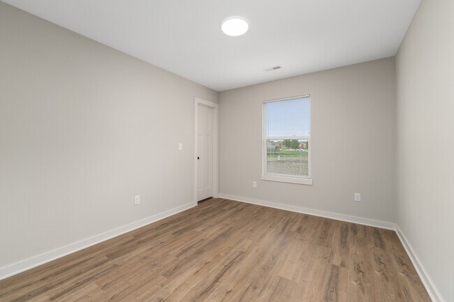 Building Photo - 12717 W Cowboy St