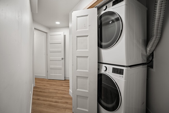 Building Photo - 967 W Coral Charm Wy