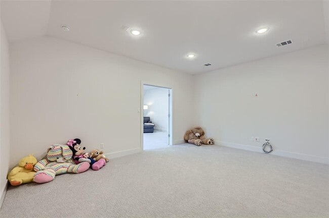 Building Photo - 704 Palamos Dr