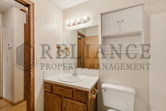 Building Photo - 2770 N Parkridge Ct