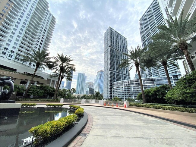 Building Photo - 901 Brickell Key Blvd