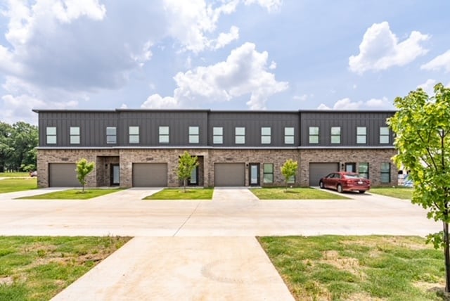Primary Photo - 3407-3425 Brooke Pl