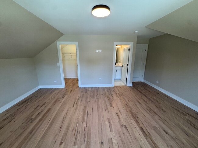 Building Photo - 4951 W 86th St