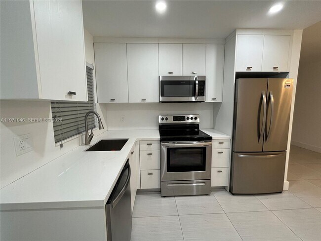 Building Photo - 11855 NE 19th Dr