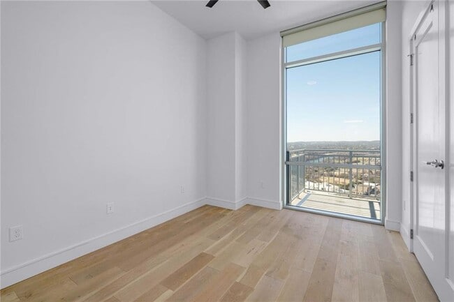 Building Photo - 222 West Ave