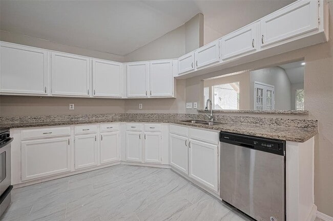 Building Photo - 2339 Loyanne Dr
