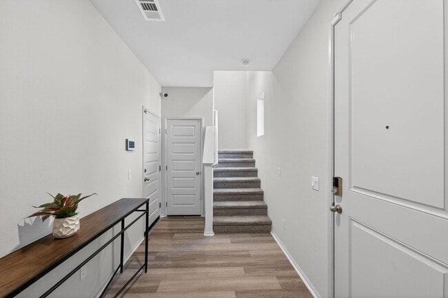 Building Photo - 40379 Melrose Dr
