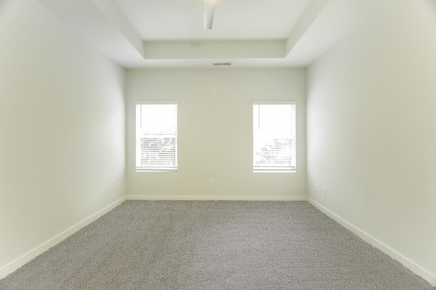 Building Photo - 5400 Cedar Creek Dr