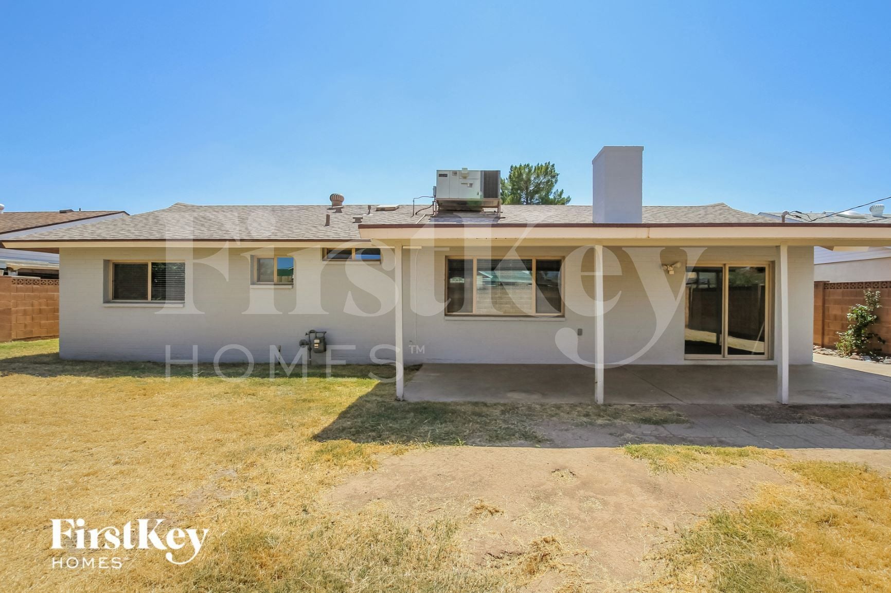 Building Photo - 3940 W Solano Dr S