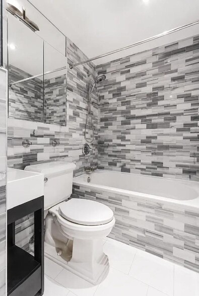 Building Photo - 438 W 52nd St