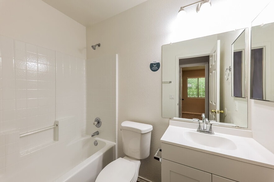 Building Photo - 12738 W Redfield Rd