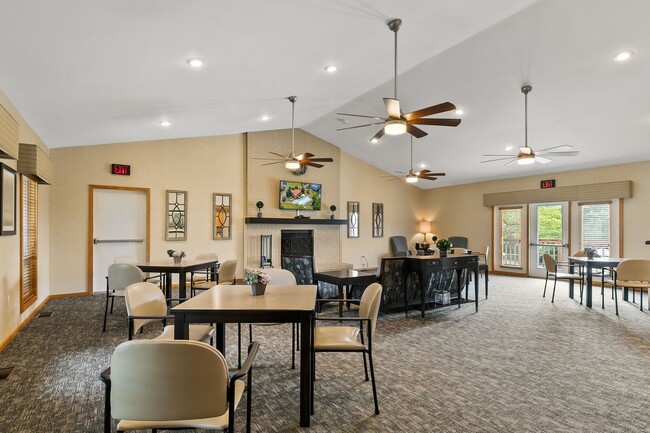 Building Photo - One Bedroom Contemporary Apartment with St...