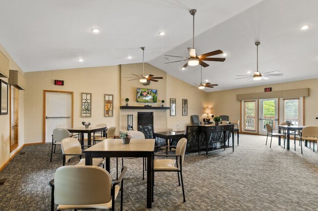 Building Photo - One Bedroom Signature Style Apartment on the First Floor