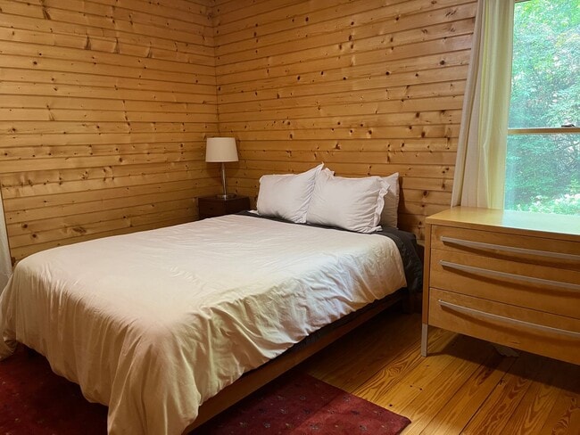 Building Photo - Beautiful 3/2 Mountain Home Rental!