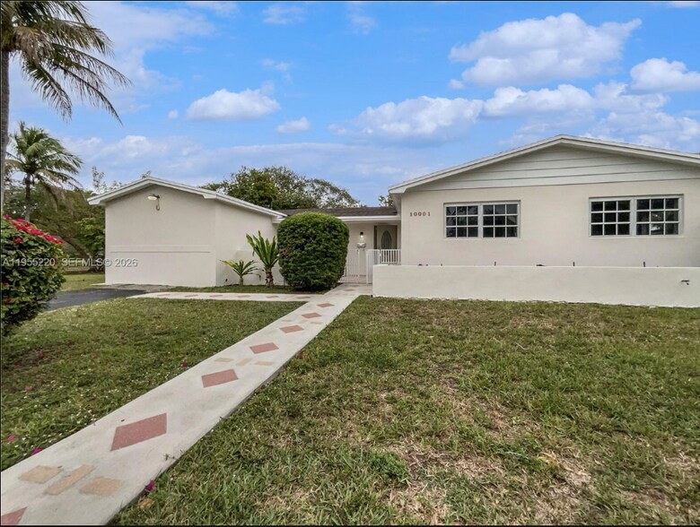 Building Photo - 10001 SW 99th Ave