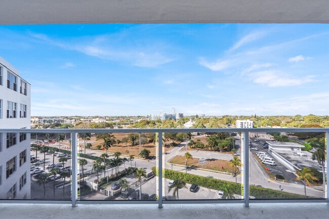 Building Photo - 2800 N Flagler Dr