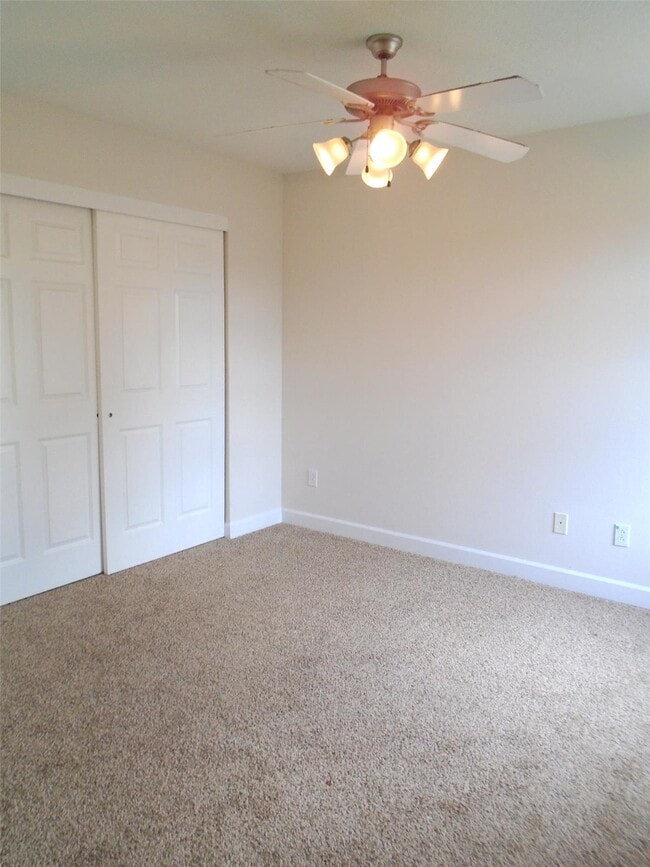 Building Photo - 706 Titan Dr