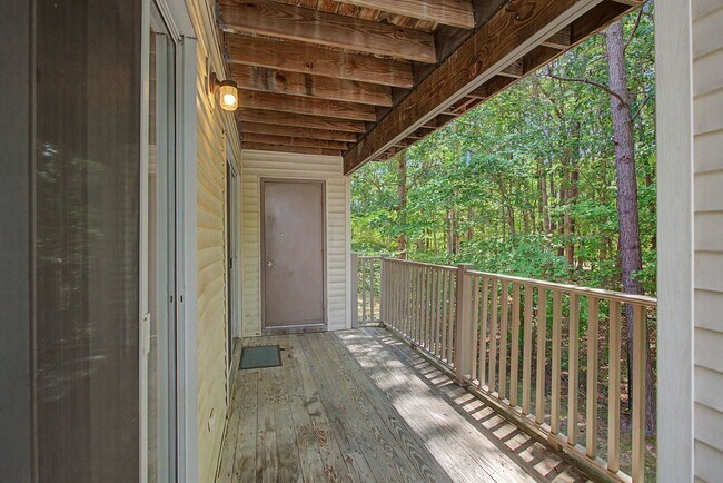 Building Photo - 540 Pineland Cir