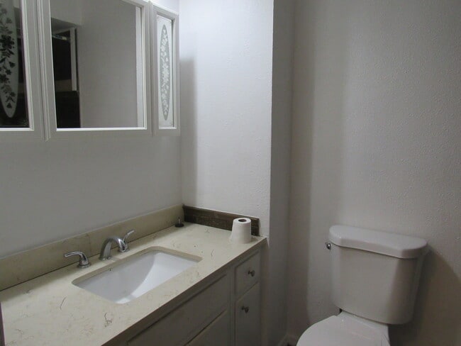 Building Photo - 345 8th St