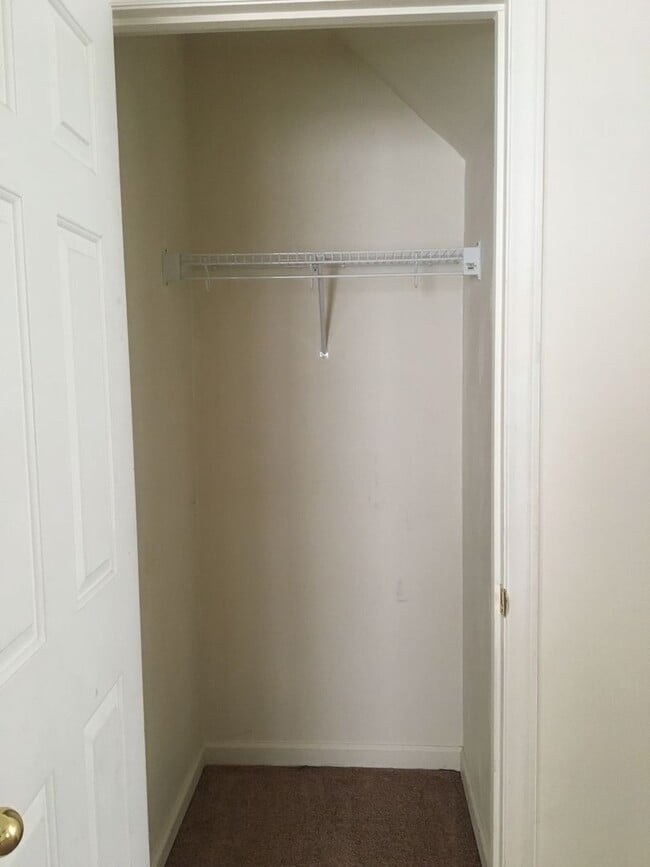 Building Photo - S. Market